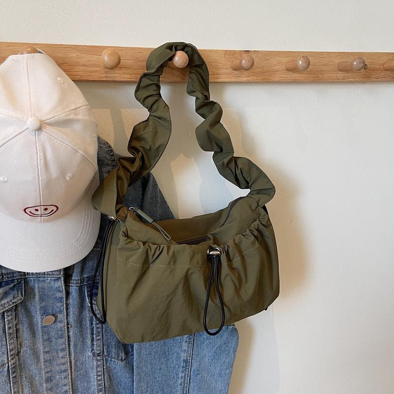 IELGY Casual One-Shoulder Large-Capacity Canvas Bag Commuter Messenger