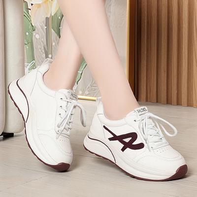 Fashion Spring Autumn Versatile White Shoes Leather Travel Casual Shoes Soft Sole Comfortable Women Middle-Aged Elderly Sports Shoes