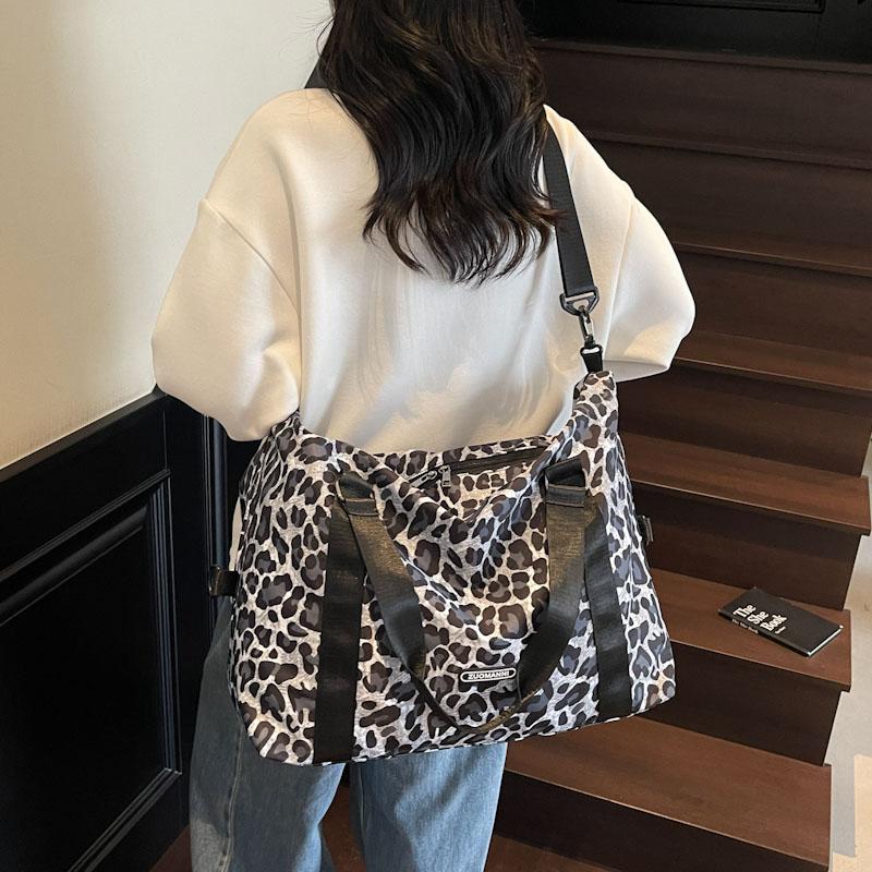 Large Capacity Women's Sports Fitness Bag Leopard Print Design Weekender Overnight Bag Portable Business Travel Bag