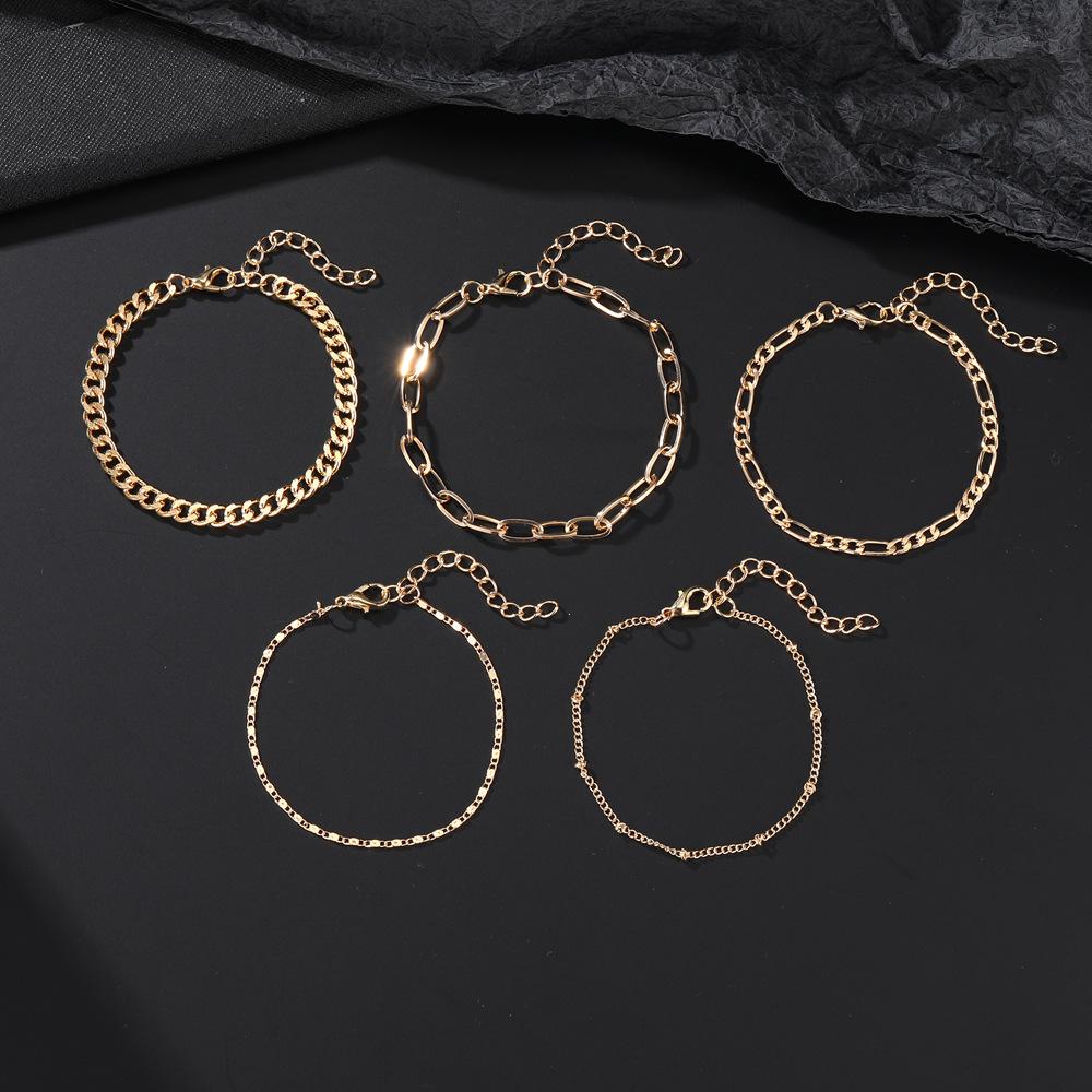 Combination Jewelry, Stylish And Simple Gold 5-Piece Thick And Thin Bracelet Set.