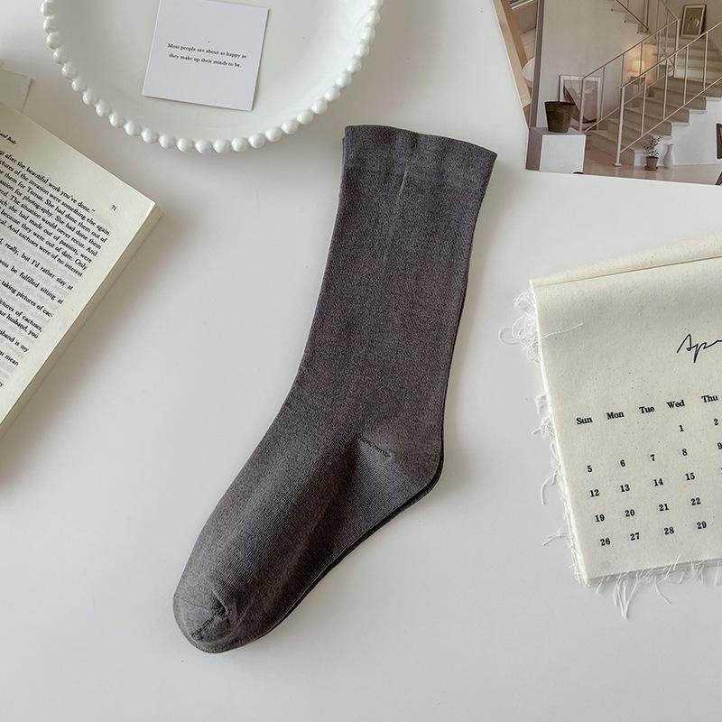 Xiaohongshu Women's Spring & Autumn Anti-Pilling Mid-Calf Cotton Socks - Boneless, Loose-Fit, Thin, Solid Color