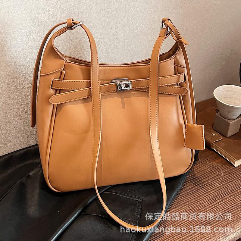 Large-capacity Bags Women's Spring and Summer Versatile 2025 New Simple Shoulder Bags Are Popular This Year for Commuting To Work Tote Bags