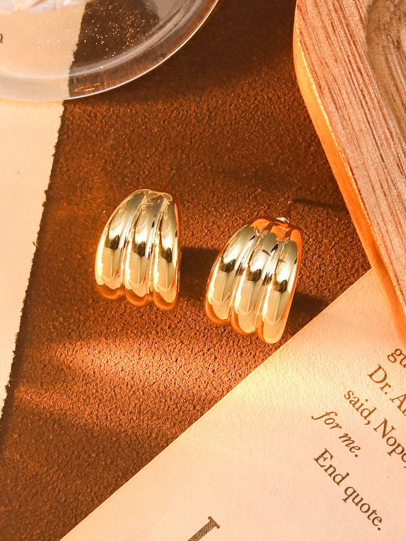 

Classic Trendy Gold Color Irregular Acrylic C-shaped Pentagon Flower Stud Earrings for Women Korean Charm Jewelry Accessory Gift