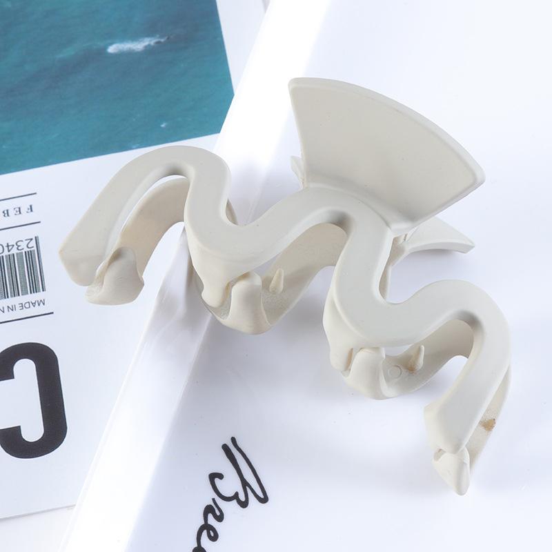 

Большая заколка для волос в форме акулы для женщин, винтажная заколка для волос с хвостиком, толстая заколка для волос в виде краба, аксессуары для волос 9cm