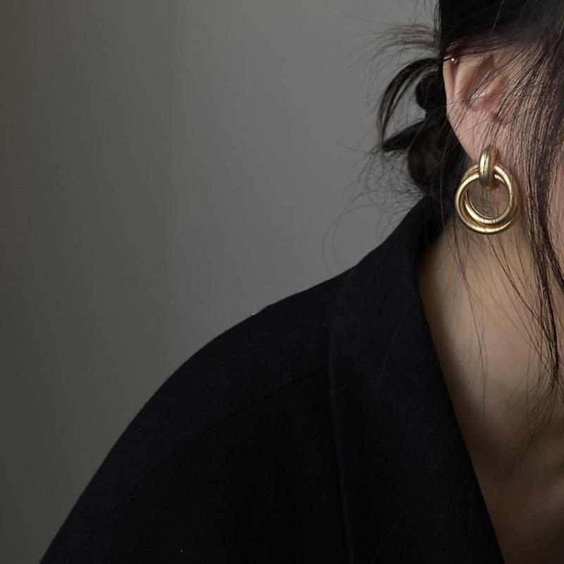 Exaggerated Baroque Metal Generous Circle Earrings for Women New Design Matte Gold Simple Drop Earring Fashion Zircon Gift