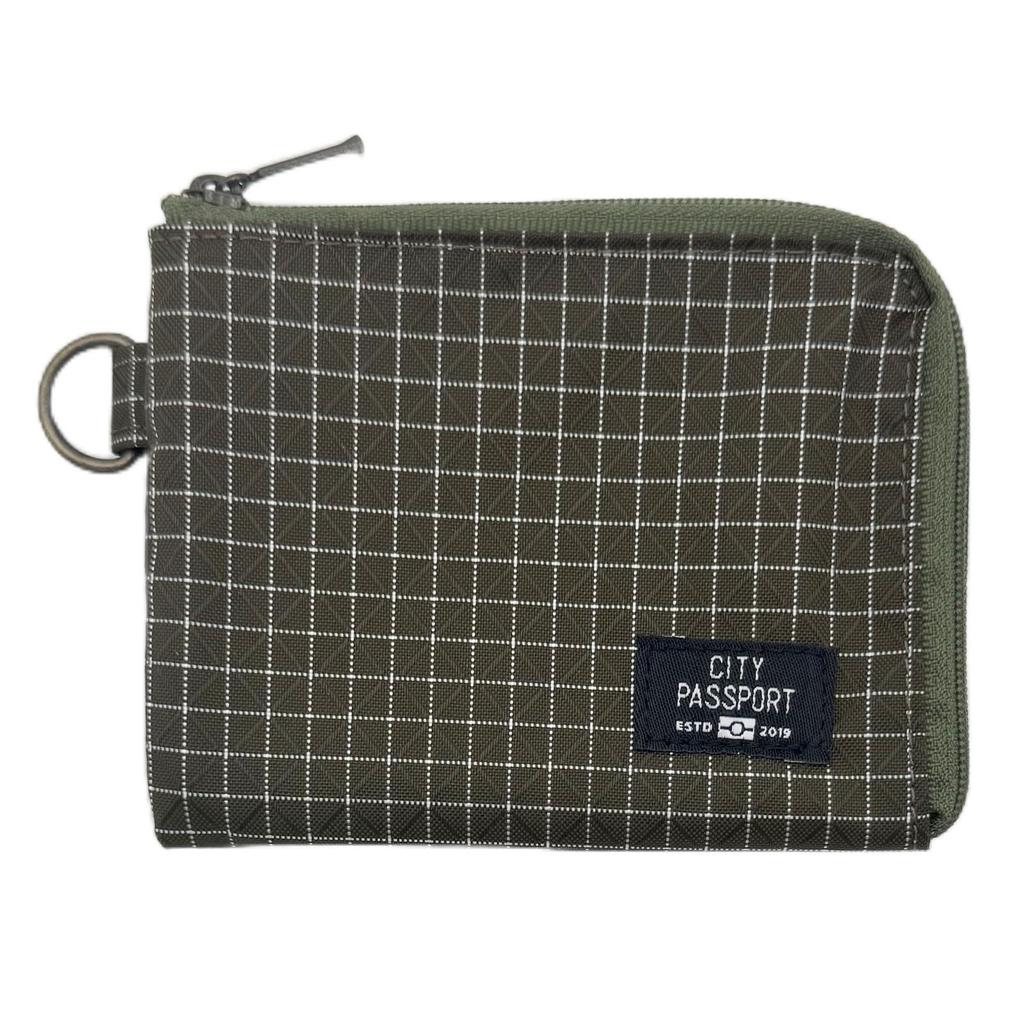 Lightweight Tsunouga Lip CITYPASSPORT wallet, perfect for outdoor activities. Perfect for pass and coin cases. (Khaki)