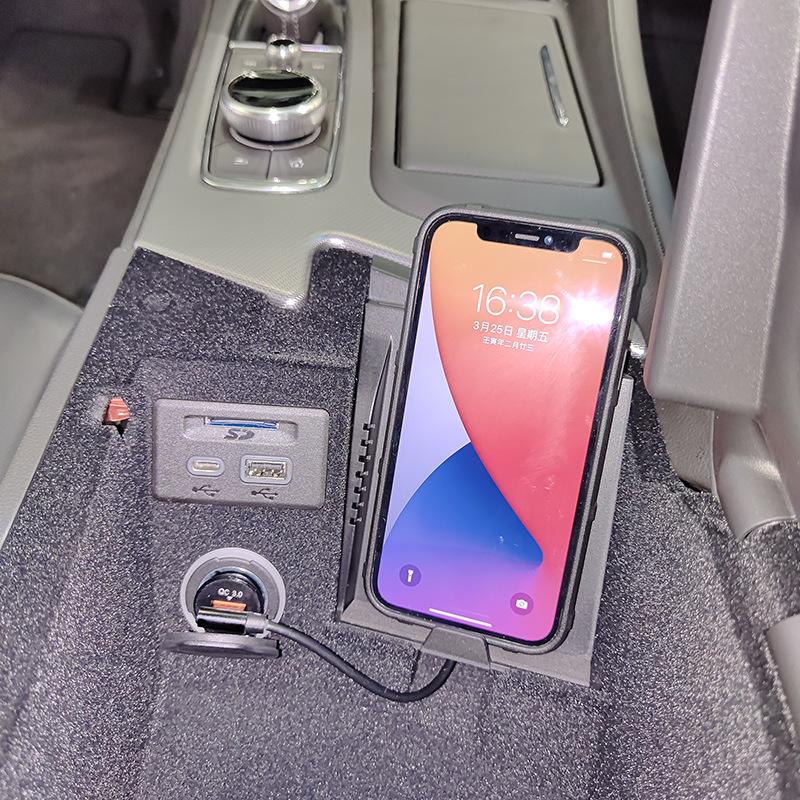 Qi 15W Car Wireless Charging Pad For Cadillac CT5 2020 2021 2022 2023 Center Console Phone Charging Pad Mat Car Accessories
