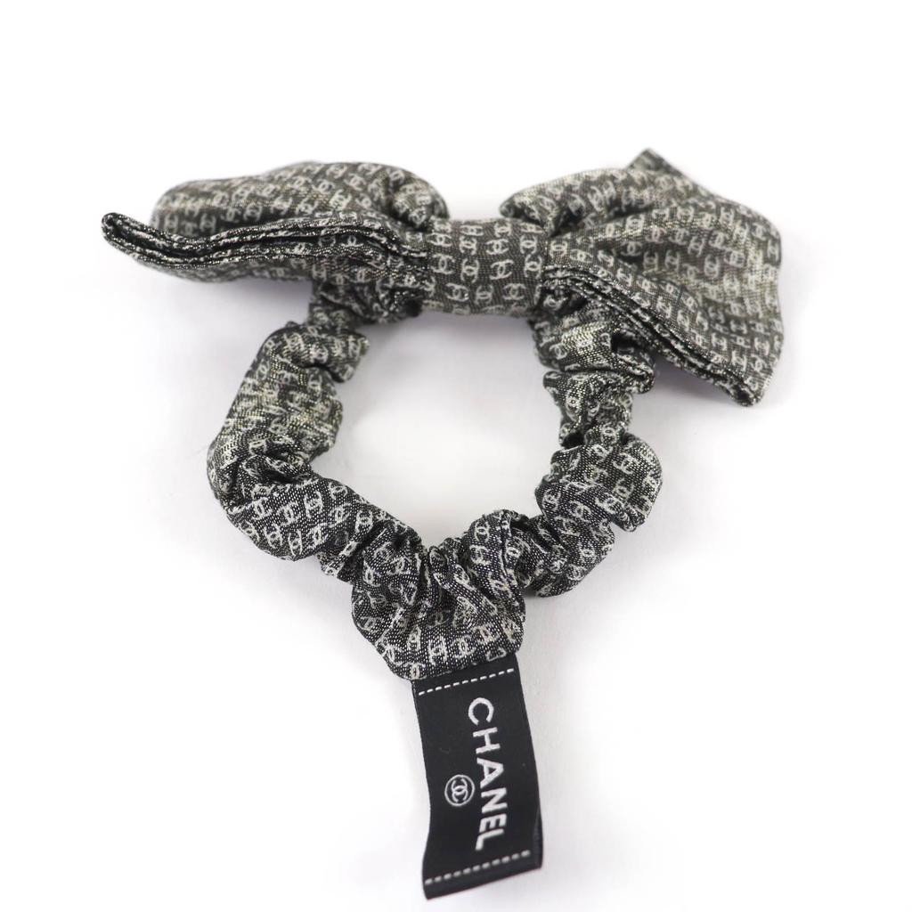 Excellent CHANEL Métiers d'Art Collection COCO Mark Ribbon Scrunchie Gray silk Used