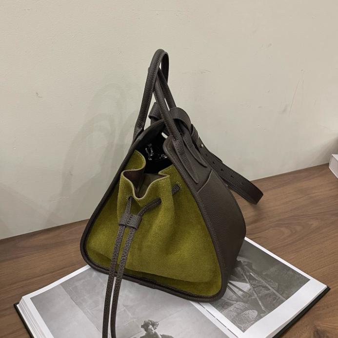 

Новая женская сумка-тоут 2025