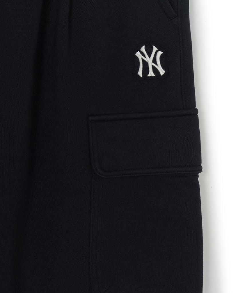 Emelbi Basic Small Logo Cargo Bermuda Pants Ny (Black)