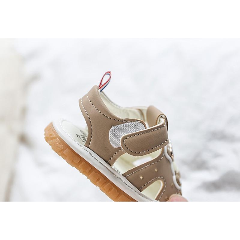 Baby shoes squeaky shoes summer new cartoon bear closed-toe sandals 1-2 years old soft sole walking shoes
