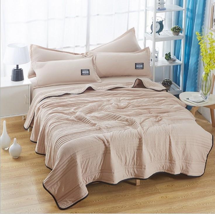 Modern Minimalist Cooling Blanket With Active Dyeing Fabric For Summer Use