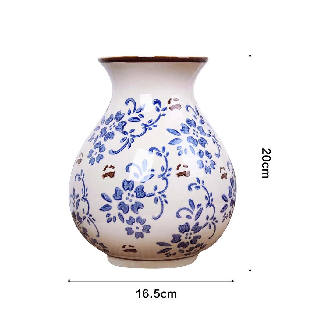 Vintage Blauw en Wit Porseleinen Kleine Vaas voor Bloemschikkingen – Retro Keramisch Ornament voor Woonkamer Decoratie.