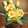 Dollhouse Bonsai 1:12 Scale Miniature Hand-Kneaded Yellow Floral Arrangement with Lifelike Petals Leaf Veins Simulated Woven Flower Utensils