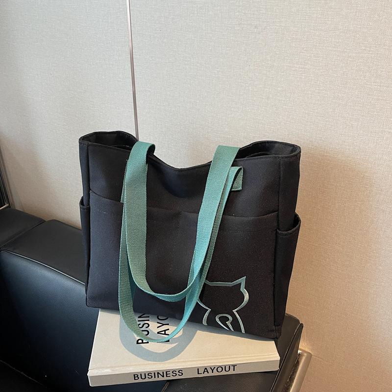 Large capacity canvas bag women's new fashion shoulder lightweight tote bag student class commuter bag