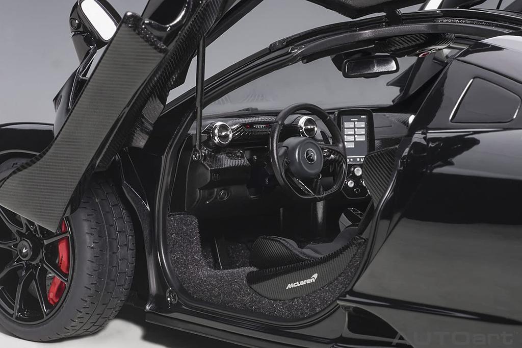 AUTOart McLaren Senna Black Finished Product 76076 1/18