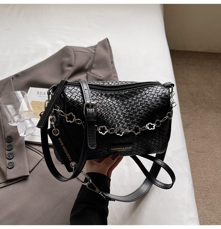 Small Bag Women's Summer Versatile New Fashion Messenger Bag Casual Shoulder Pillow Bag