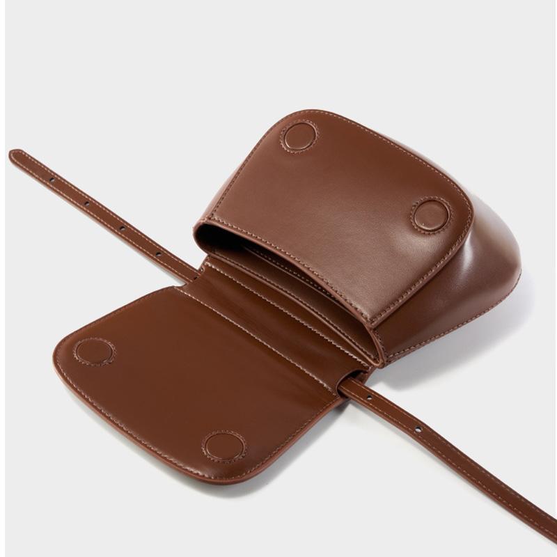 2026 New Apricot Genuine Leather Women Saddle Bag Fashi Vintage Trend Cow Leather Crossbody Bags Female Premium Shoulder Bags