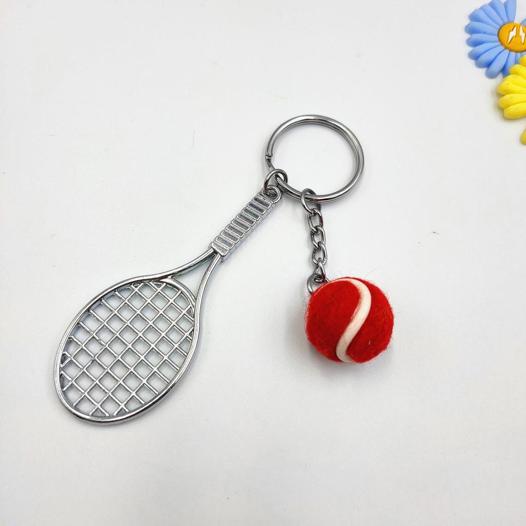 Simuliertes Metall Tennis Schlüsselanhänger Set: Zweiteiliges Sport-Souvenir-Geschenk