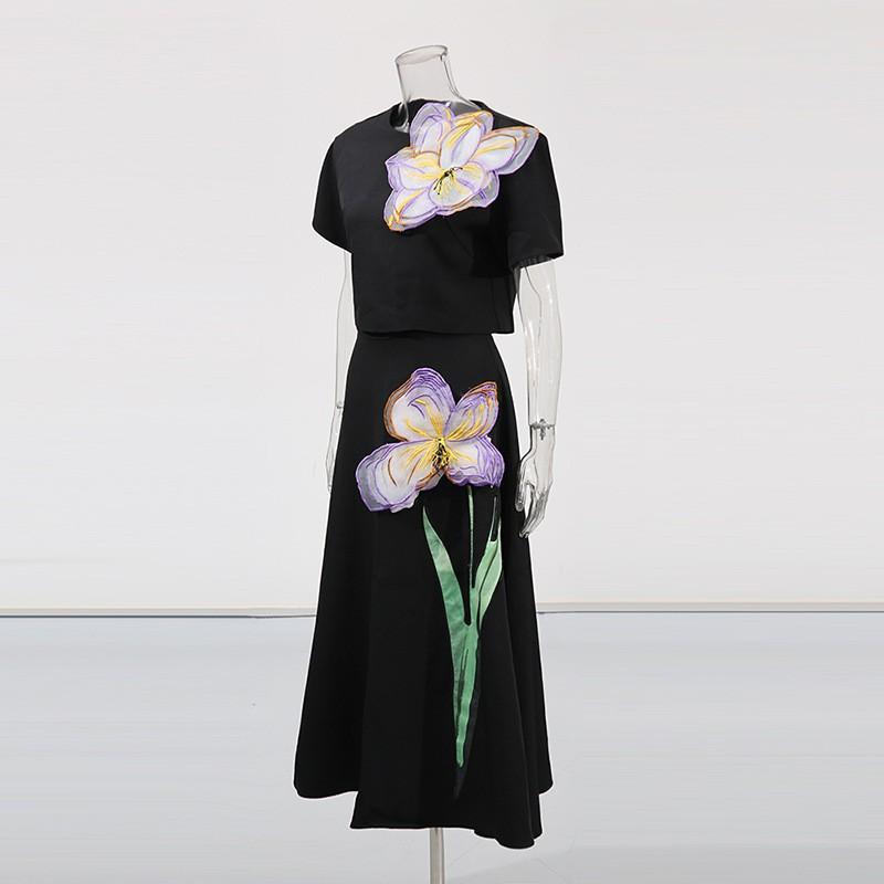 French Temperament Elegant Two-piece Women's Three-dimensional Flower Short-sleeved Top + High-waisted A-line Long Skirt Set