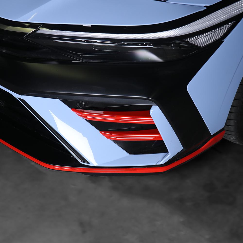Für Hyundai Elantra CN7 N / CN7 N-line 2026 2026 Rote Außenfarbe Frontstoßstange Seitenkollisionsschutz Frontlippe Dekorationsstreifen