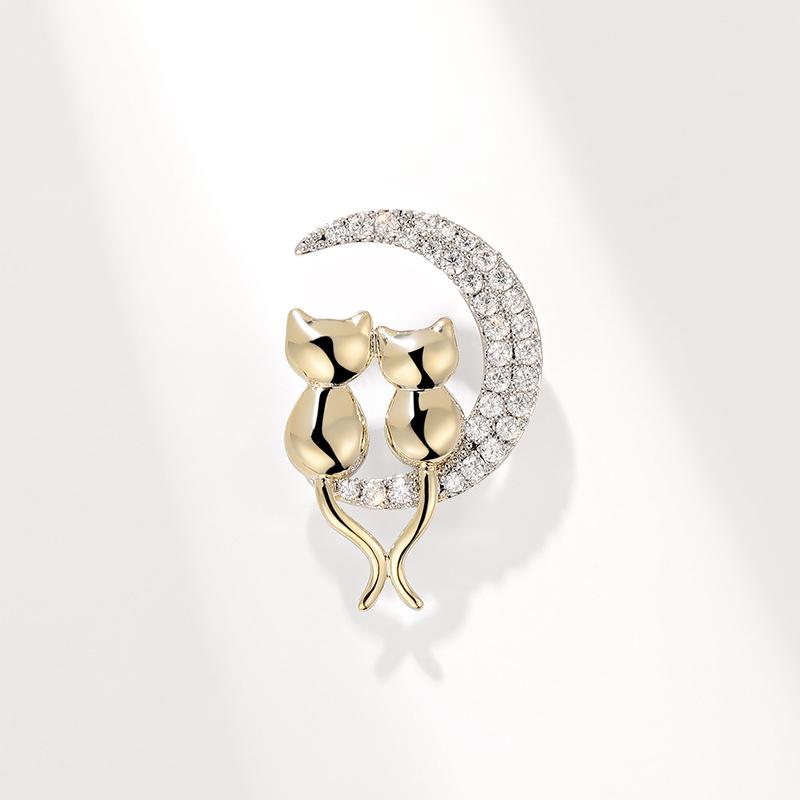 Bo Xin Yun Zircon Moon Cat Brooch - Two-Tone Gold Fashion Pin