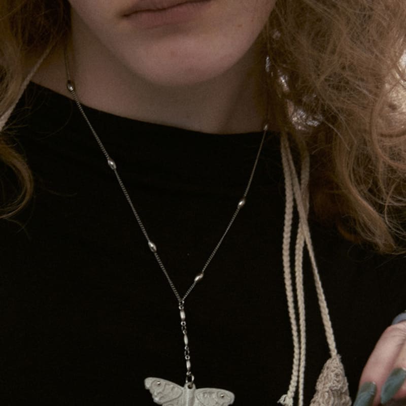 

nff butterfly necklace-white ONE
