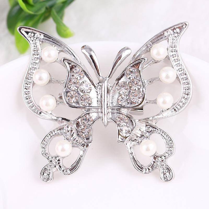 

Retro Large Hollowed Out Pearl Butterfly with Diamonds Corsage Brooch Brooches Buckle Female Sober and Fashionable Clothing Accessories Brooch Jewelry
