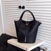 Fashion Casual Portable Small Bag Women's New Simple and Versatile Bucket Bag Niche Messenger Bag