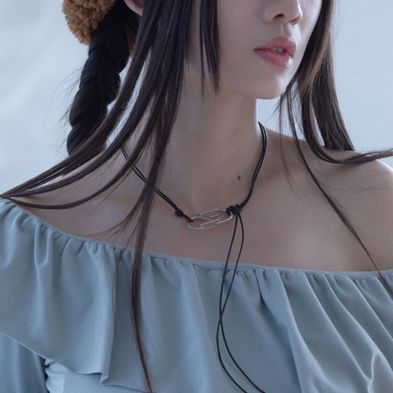 Kitschic Clamshell Metal necklace_Brown