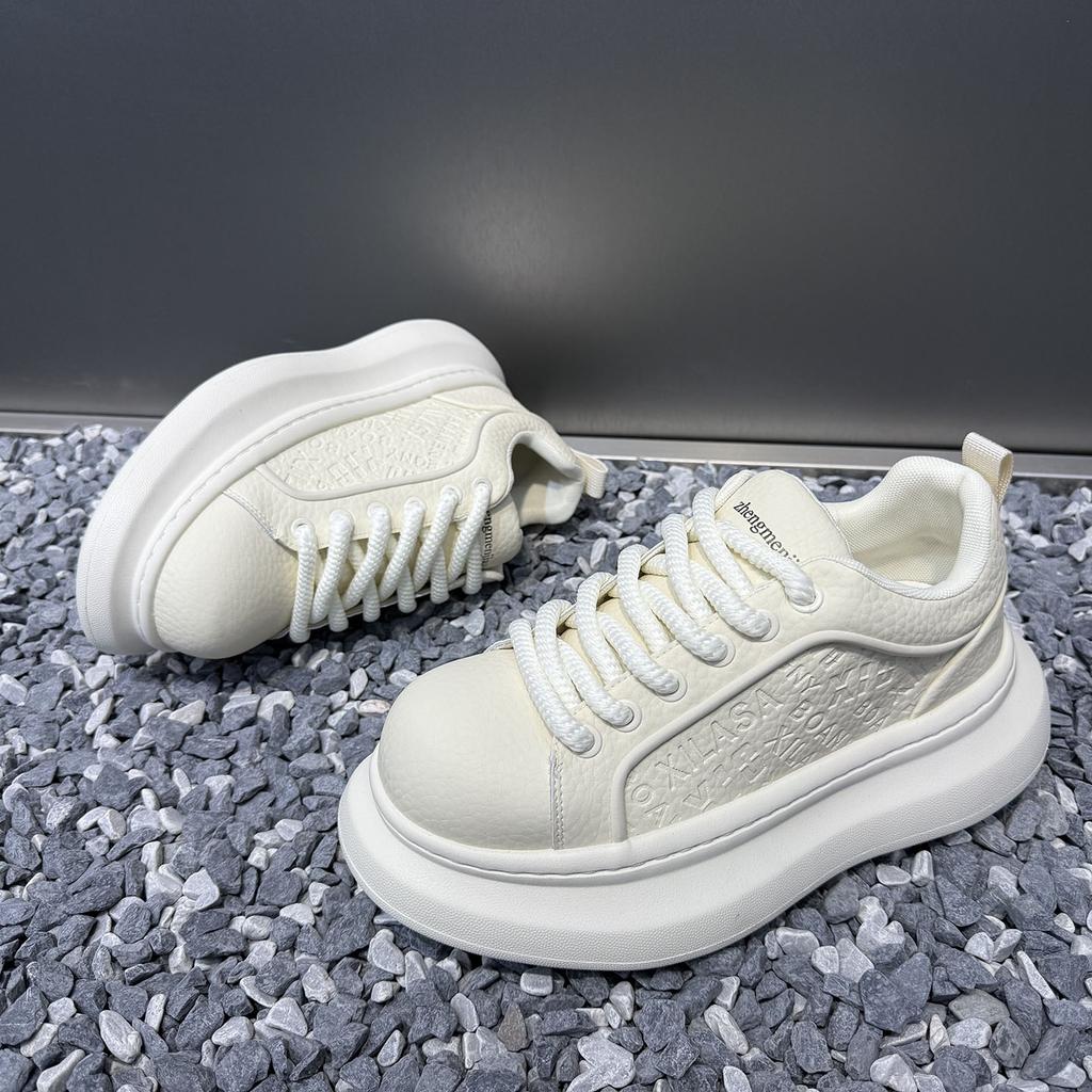 Men 's Casual Four Seasons Fashion Skateboarding Students Comfortable Sneakers Boys Trending Soft Sole Breathable Shoes