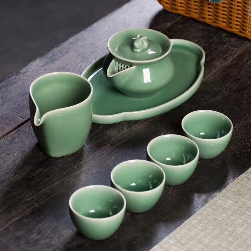 Yi Hu De Lunar Rabbit Ceramic Tea Set Gift Box