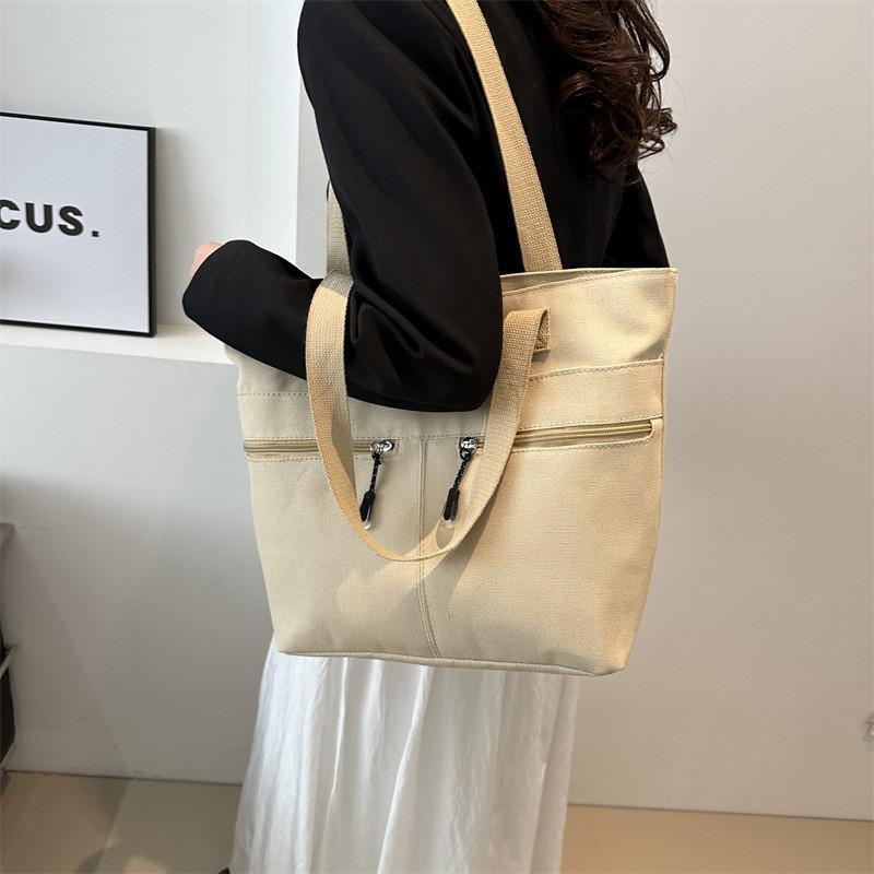 Spacious And Stylish Black Canvas Tote Bag For Women Perfect For Casual Everyday Use