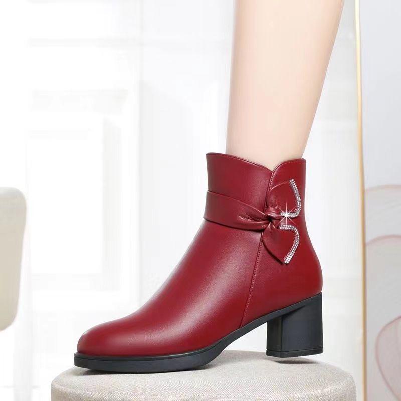 Women's Mid-Calf Winter Fleece-Lined Soft Leather Non-Slip Boots