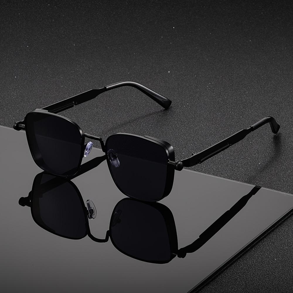 

Square Exquisite Fashion Glasses Street Photography Accessories Fashion Frame Simple And Exquisite Design