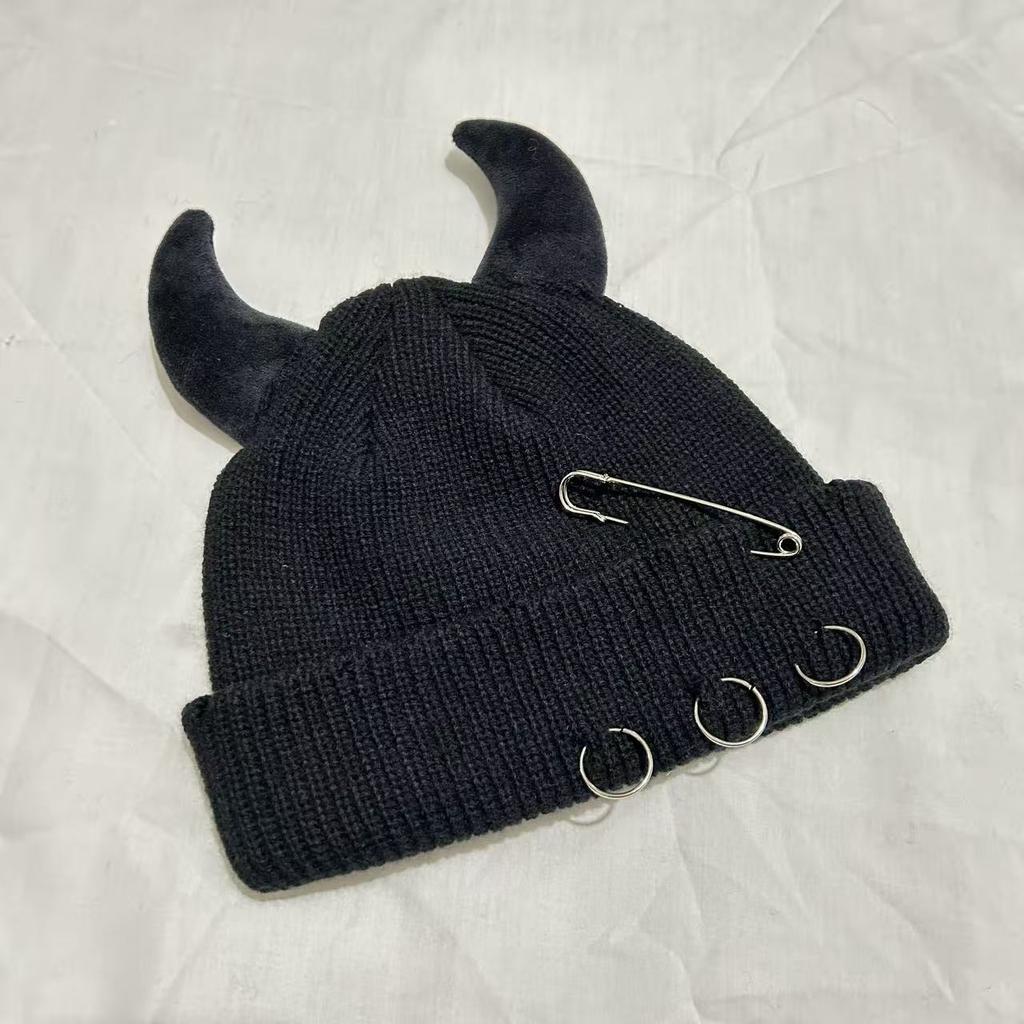 New With Devil Horns Winter Knitted Beanie Warm Pin Decoration Distressed Skull Cap Elastic Solid Color Hip Hop Cap Men Women