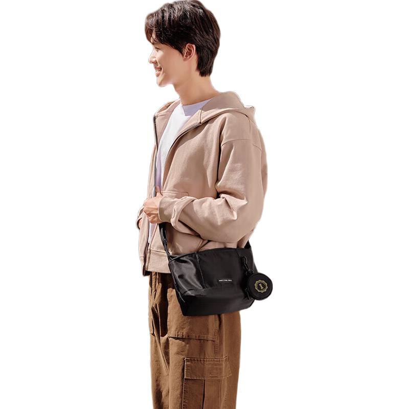 

Унісекс зовнішня сумка через плече Semir Small