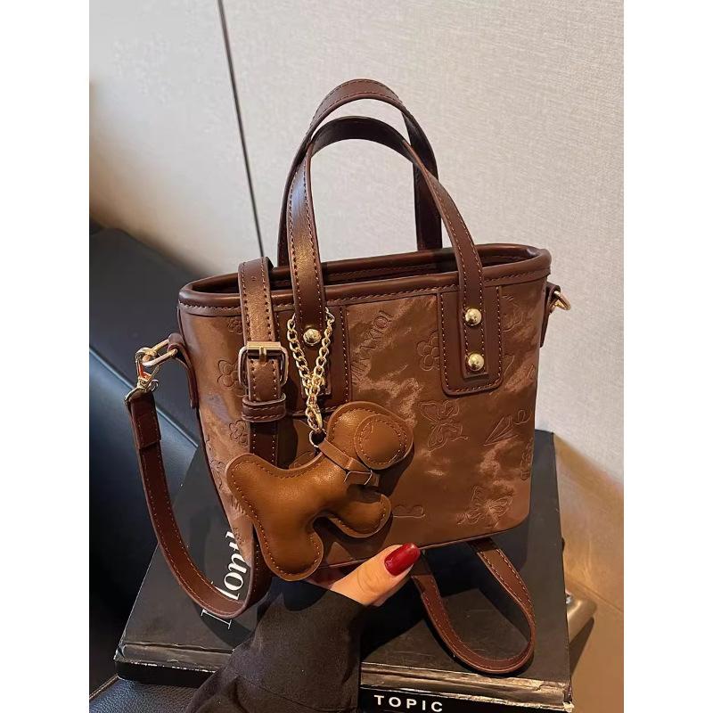 Super Fire Small Bag Women's 2025 New Trendy Niche Versatile Messenger Bag Commuting To Work Portable Bucket