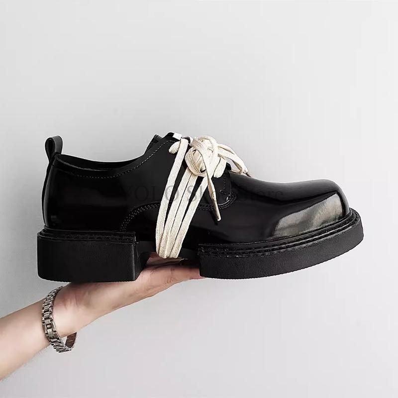 Sznurowane męskie buty typu derby w zestawie w stylu retro, eleganckim, kontrastowe kolory, wnękowy design, lakierowana skóra, kwadratowa główka, gruba podeszwa, proste nowe