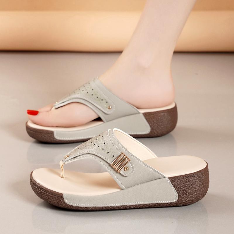 Thick bottom clip toe flip-flops summer new non-slip beach splint cool slippers large size