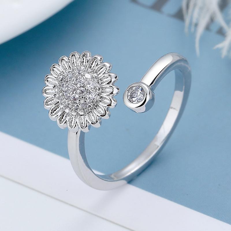 Anti Stress Anxiety Fidget Expandable Ring Rotating Gift Six-pointed Star Daisy for Sun Flower for Women Personality Jew