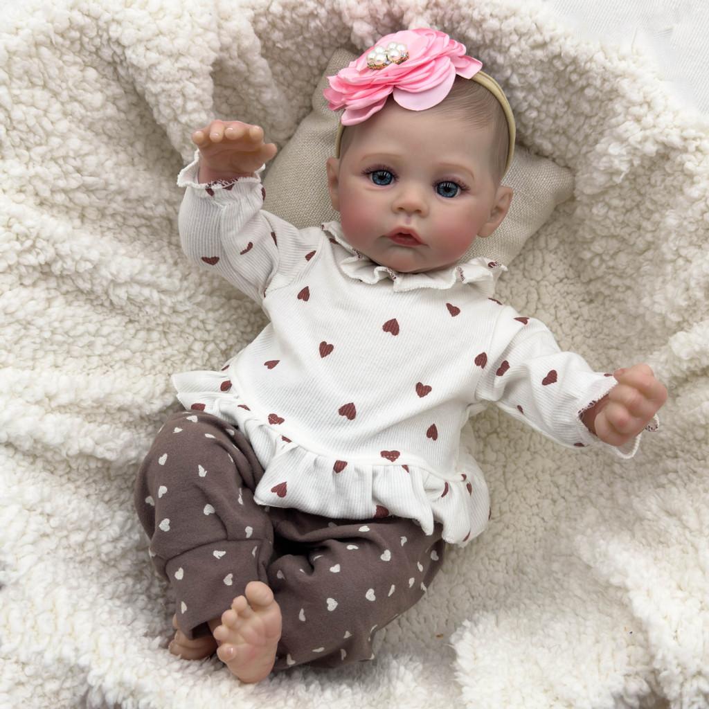 

Silicone Reborn Doll 46cm With Realistic Features For Collectors And Giftgiving