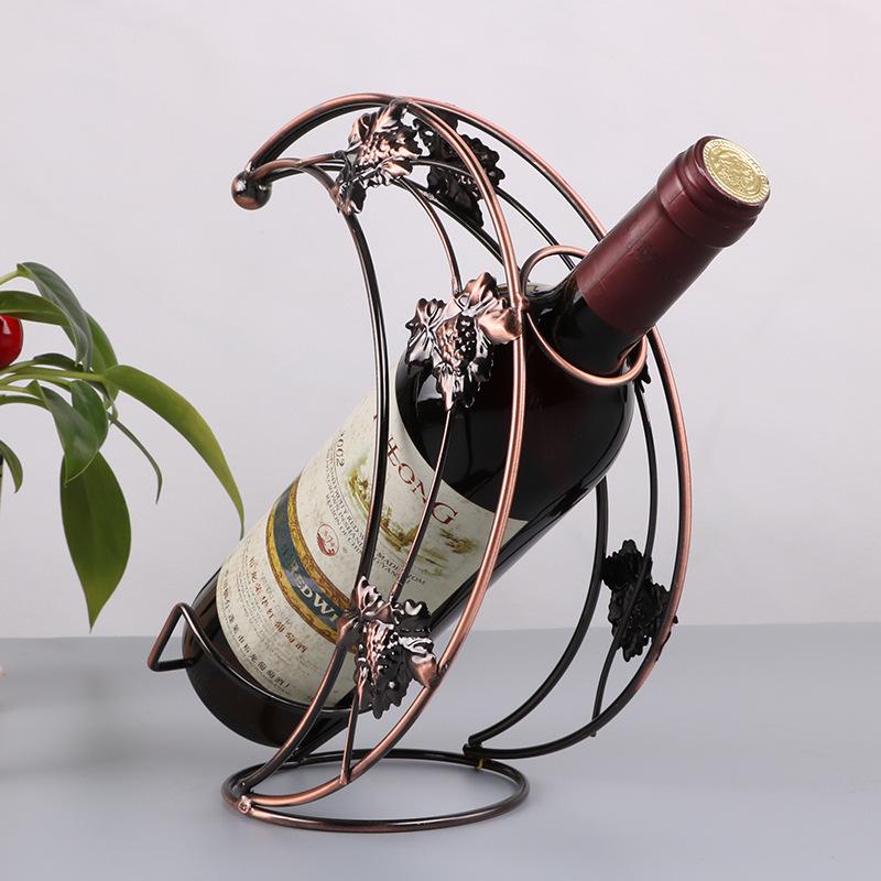 Europäisches Schmiedeeisen Halbmond-Weinregal-Ornament