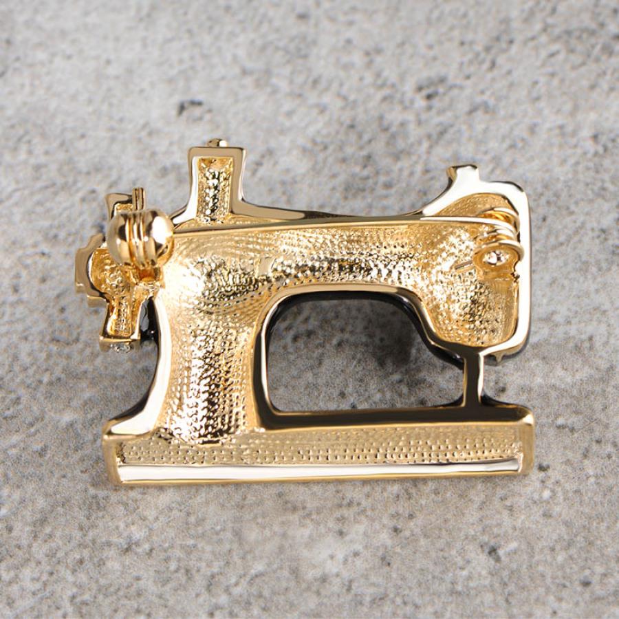 Thimble Needle Thread Seamstress Black Sewing Machine Brooch Women Pin Brooches Enamel Pins