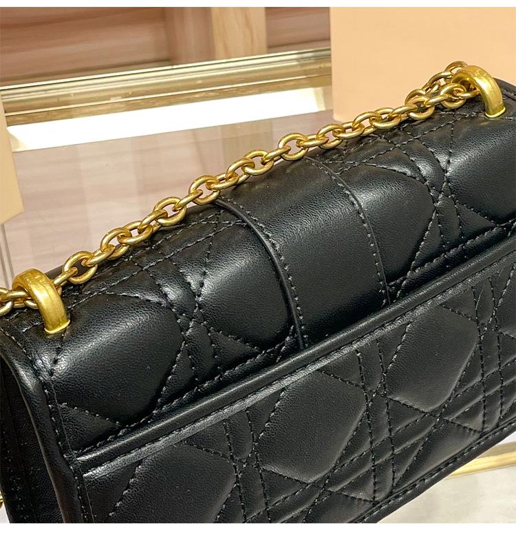 2025 Trendy Women's Stylish Square Chain Crossbody Bag - CD Design