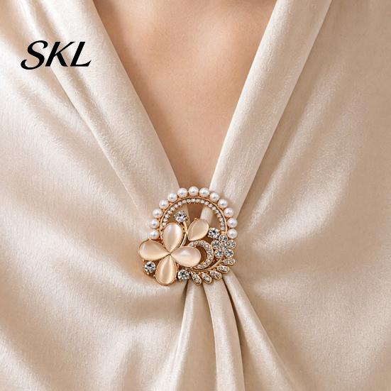 Secure Collar Pin Solid Alloy Pin, Four-Leaf Clover Center Shape Brooch with Dress Shirt Accessory Faux Opal, Electroplated Anti-Oxidation Fastener
