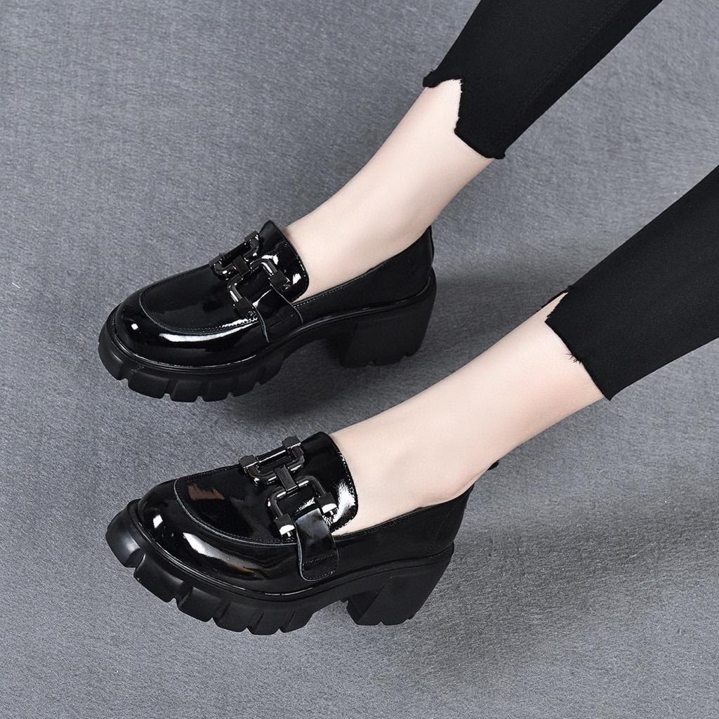 One-pedal Platform Shoes Women's 2025 Spring and Summer New British Style Comfortable Muffin Heel Cow Patent Leather Women's Loafers