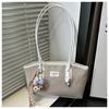 Large capacity 2025 new fresh texture casual personality portable shoulder underarm tote bag women