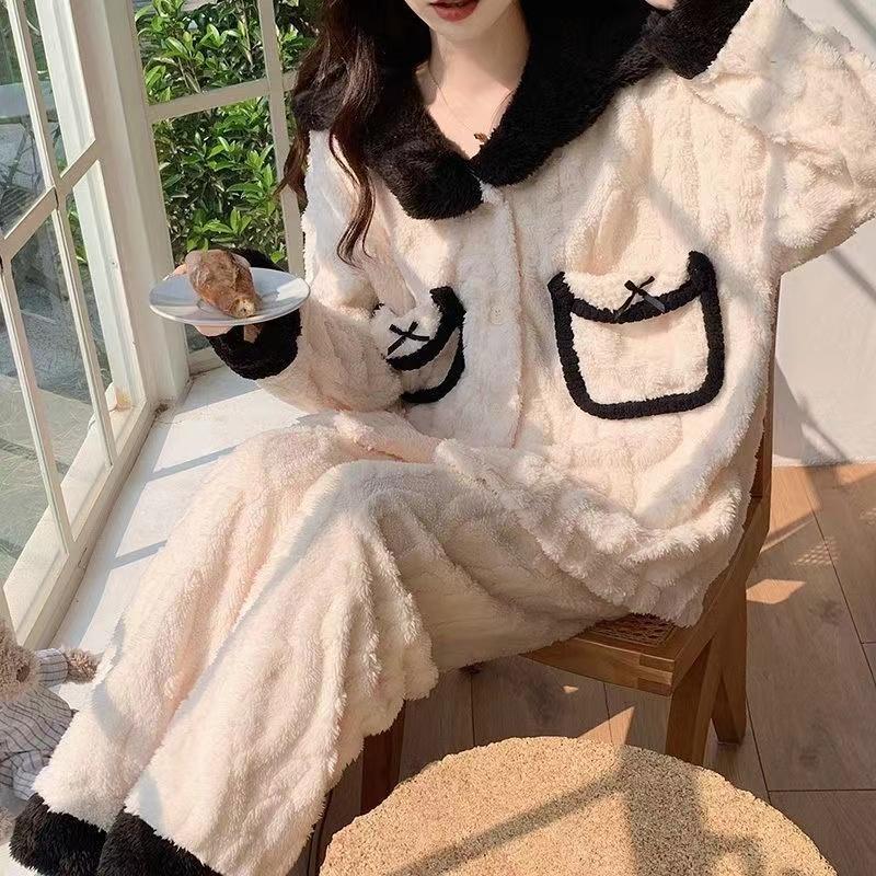 Pyjama aus Korallenvlies im französischen Stil für Damen, Herbst und Winter, Cardigan, langärmelig, Flanell, zweiteilig