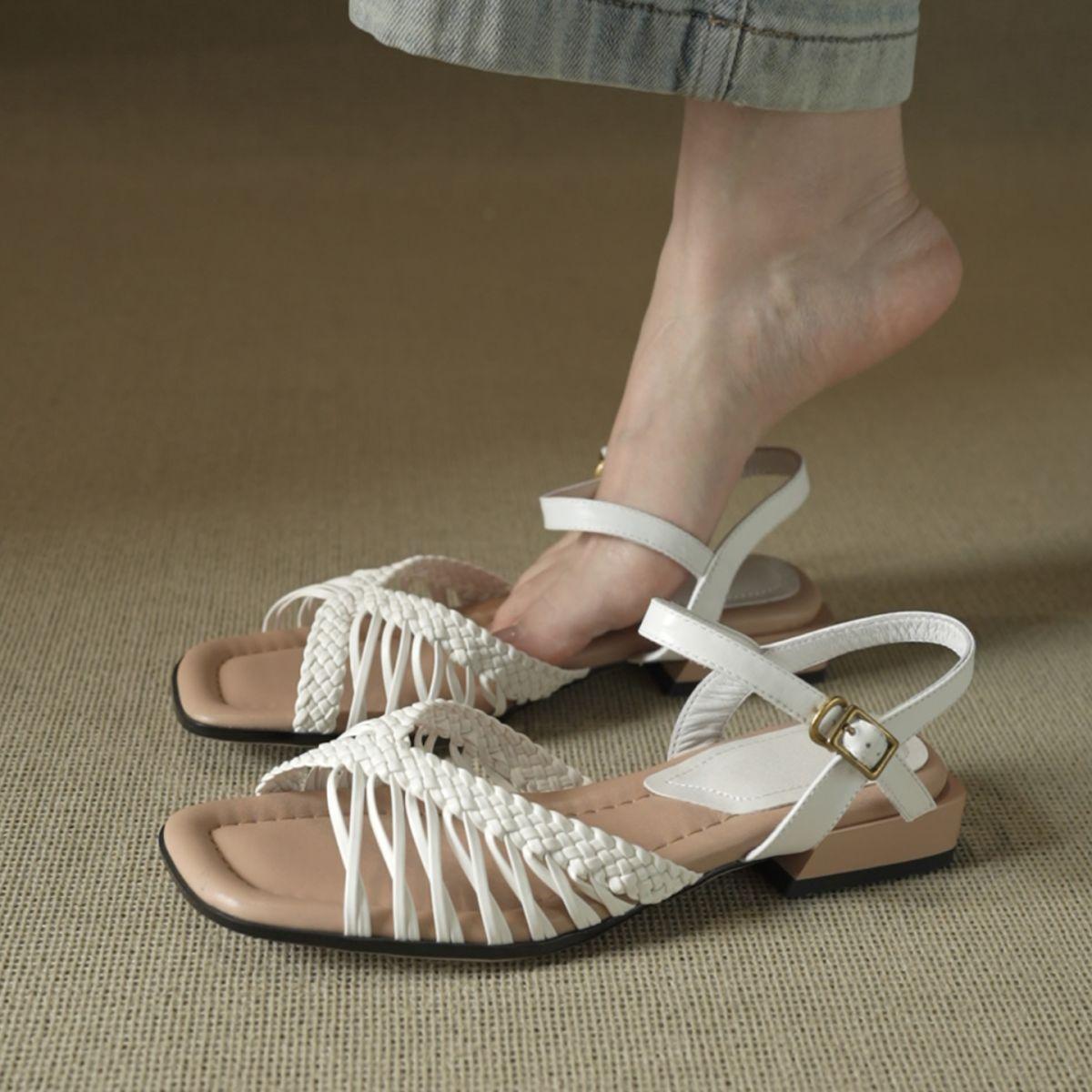 

French retro woven square head Roman sandals women s 2025 new comfortable and versatile low-heeled one-word with open-toed sandals 40